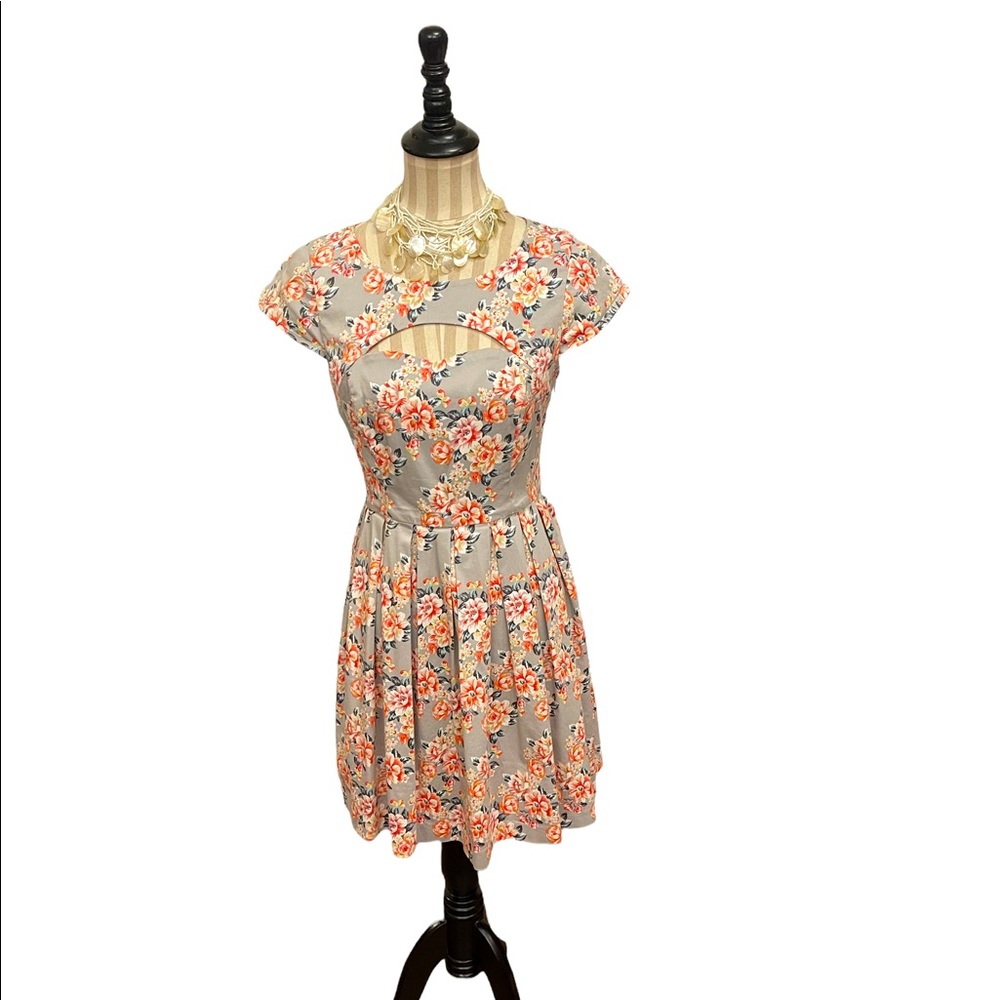 Lauren Conrad Floral dress size 8